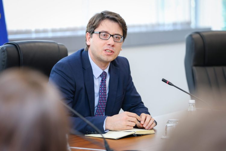 Murati thotë se PDK, LDK dhe AAK ende shpresojnë për bashkëpunim me Listën Serbe