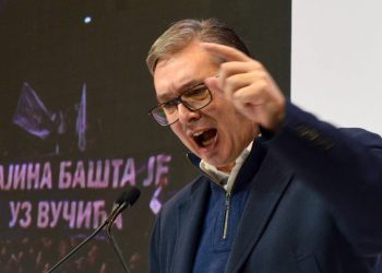 Serbi, studentët paralajmërojnë mosbindje civile nëse s`ka zgjedhje