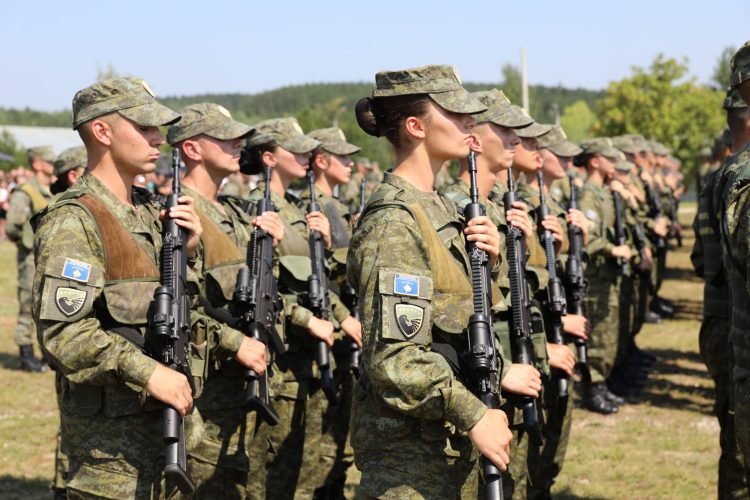 Kurti, rekrutëve të FSK-së: Po e vazhdoni ëndrrën e luftëtarëve për liri