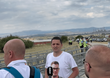 Politikani serb, Stefan Velkoviq largohet nga Policia e Kosovës nga manifestimi i ‘Vidovdanit’