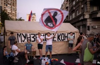 Nis heqja e barrikadave në Serbi, protestuesit kërkojnë lirimin e të ndaluarve