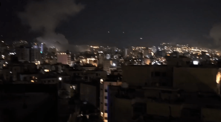 Irani paralajmëron banorët e Izraelit: Evakuohuni nga zonat e vendeve të rëndësishme ushtarake