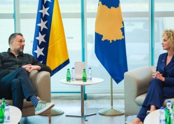 Mbërrin në Kosovë, ministri i Punëve të Jashtme i Bosnjës dhe Hercegovinës