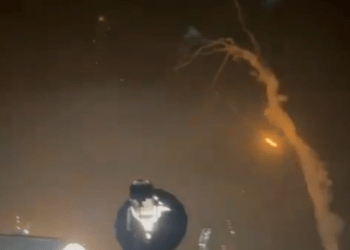 Irani su*lmon Izraelin me ra*keta, publikohen pamjet e para nga su*lmi