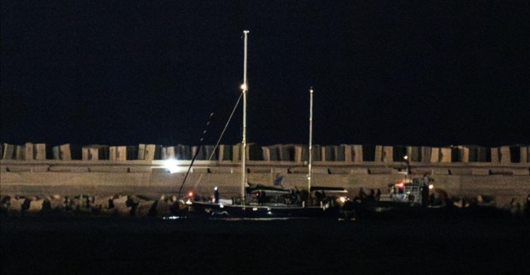 Anija humanitare Madleen me destinacion Gazën mbërrin në portin izraelit Ashdod nën eskortën ushtarake