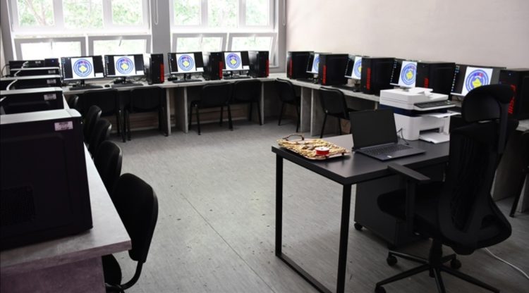 Ushtria turke në mbështetje të arsimit në Kosovë