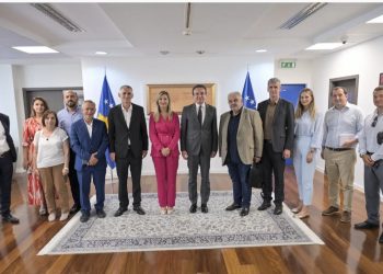 Kryeministri Kurti priti në takim grupin punues ndërshtetëror për rrugën Prizren-Tetovë