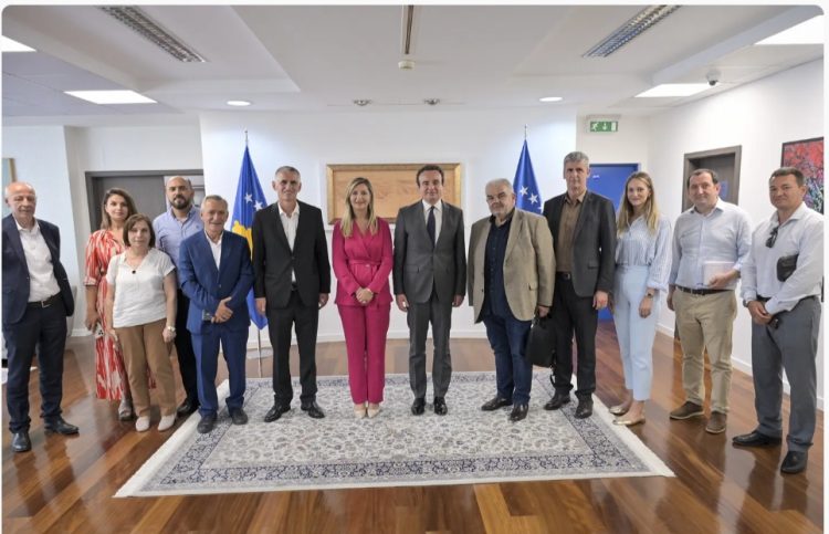 Kryeministri Kurti priti në takim grupin punues ndërshtetëror për rrugën Prizren-Tetovë