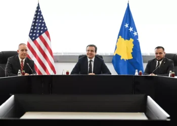 Kurti priti një delegacionin nga shteti i Iowa-s