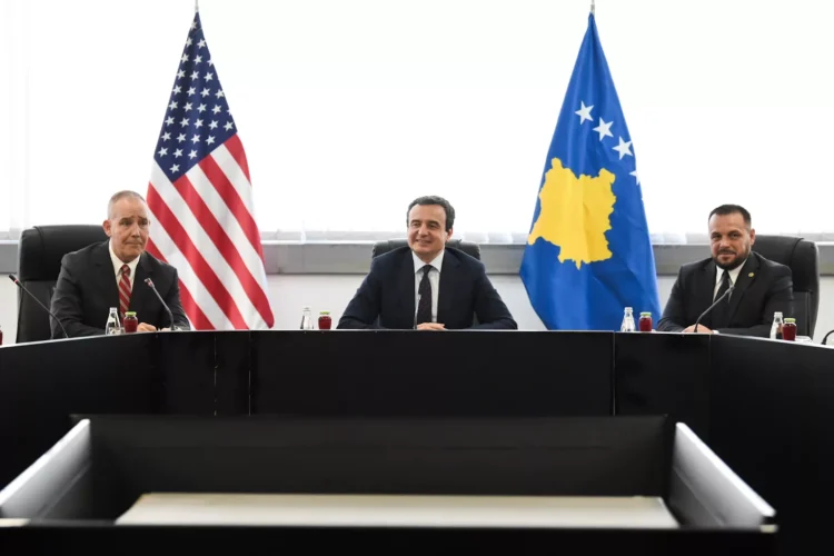 Kurti priti një delegacionin nga shteti i Iowa-s