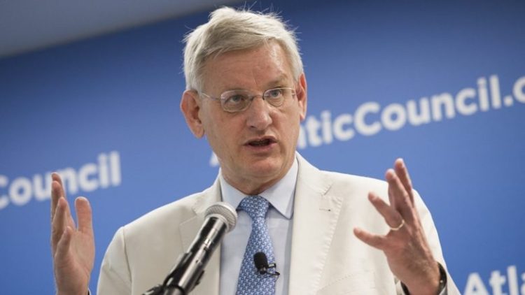 Bildt për dialogun Kosovë-Serbi: Pritjet duhet të jenë të kufizuara