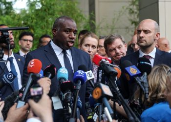 Sekretari britanik bën thirrje për shtensionim dhe zgjidhje diplomatike mes Iranit dhe Izraelit