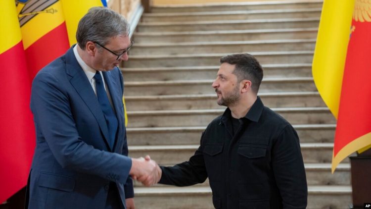 Vuçiq në samitin në Ukrainë refuzon të nënshkruajë deklaratën që dënon ag*resionin rus