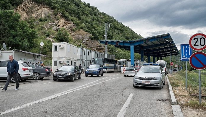 Policia kufitare serbe ndalon për tri orë infermieren shqiptare