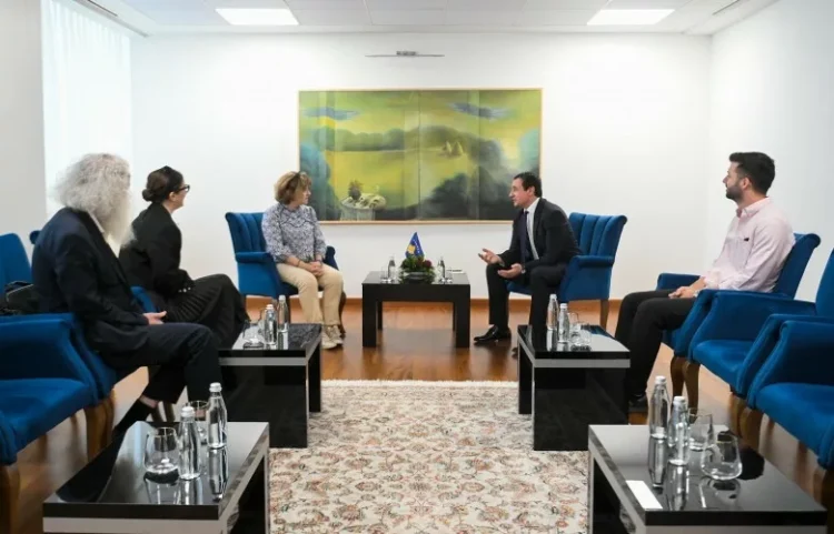 Kurti takon shkrimtaren franceze, Sophie Kepes