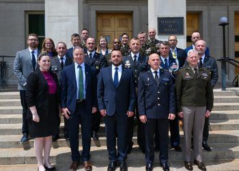 Ambasada e ShBA-së për takimet e Maqedoncit dhe Jasharit në Departamentin e Mbrojtjes: Partneriteti sjell përfitime për të dy vendet