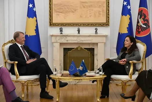 Osmani takon shefin e Zyrës së Bashkimit Evropian në Kosovë, diskutojnë për krijimin e institucioneve