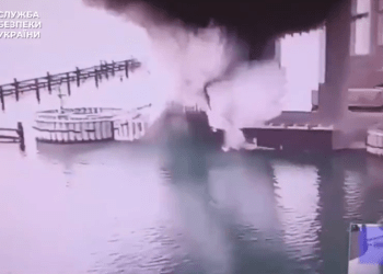 Ukraina bo*mbardon urën që lidh Rusinë me Krimenë