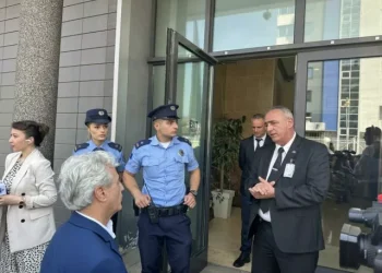 Kërkoi që të përcillte nga brenda seancën e Kuvendit, kjo është përgjigjja që mori avokati Koci