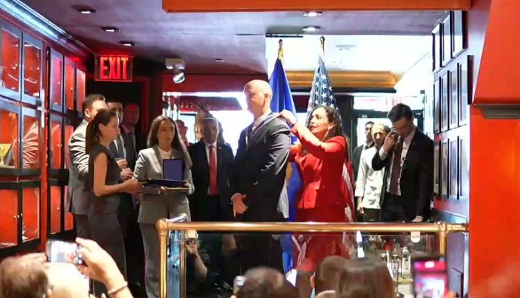 Nis ndarja e medaljeve presidenciale për mërgimtarët në ShBA që kontribuuan për liri dhe pavarësi