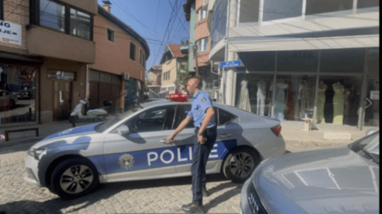 Prokurori jashtë detyrës kap në flagrancë një person i cili ia grabiti varësen nga qafa një gruaje në Prishtinë