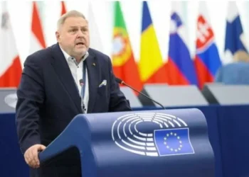 Terras: Pasi të formohen institucionet mund të ketë përparim në heqjen e masave për Kosovën