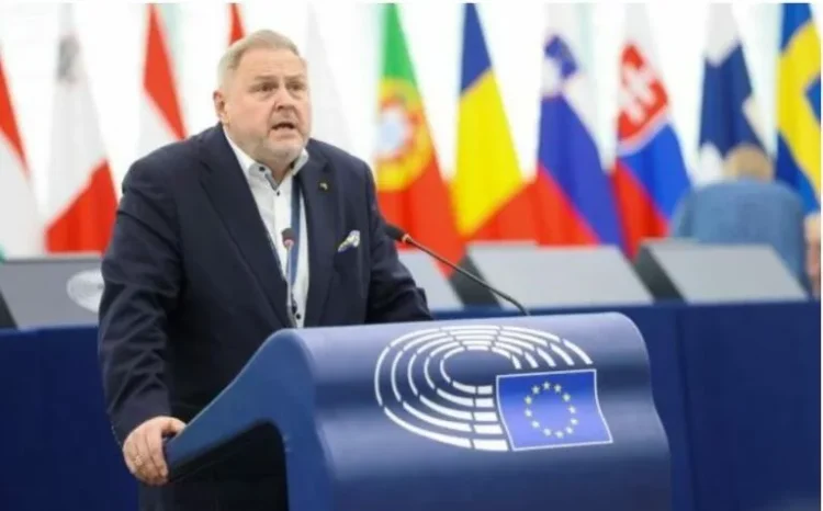 Terras: Pasi të formohen institucionet mund të ketë përparim në heqjen e masave për Kosovën