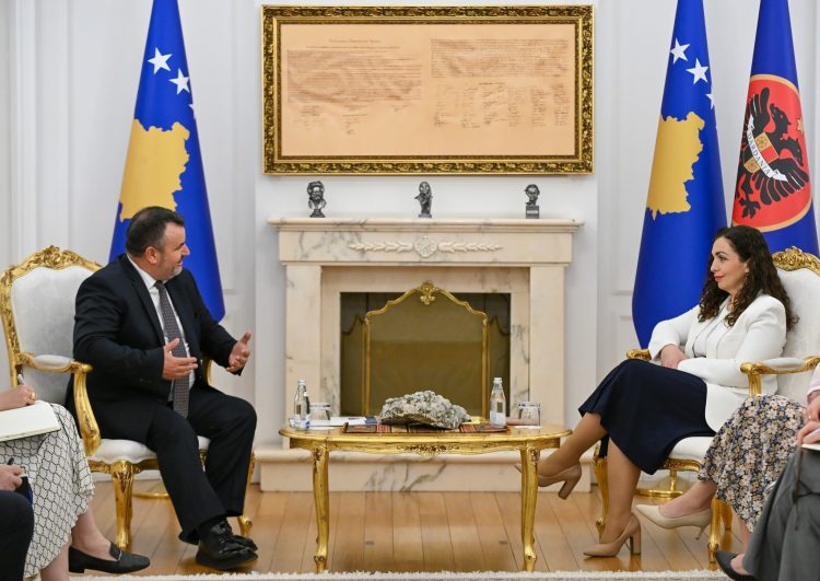 Osmani në takim me Avokatin e Popullit flasin për gjendjen aktuale të të drejtave të njeriut