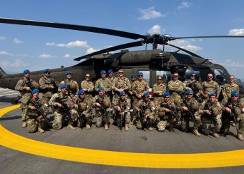 Ushtarët shqiptarë të KFOR-it e kryejnë në Pejë stërvitjen “HELI MEDEVAC”