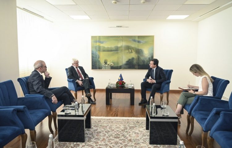 Kurti pret deputetët britanikë, diskutohet bashkëpunimi ekonomik e siguria