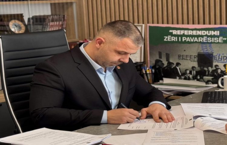 Ndahen bursa për studentët e Luginës