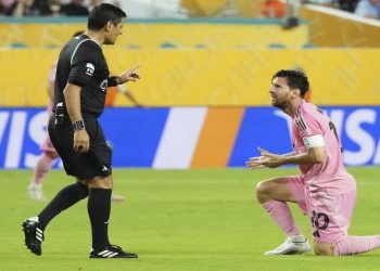 FIFA ia beson arbitrit nga Australia finalen e Kupës së Botës për Klube