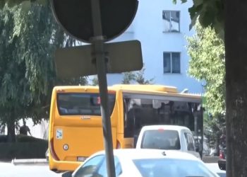 Ende pa autobusë të rinj në kryeqytet, opozita e akuzon Ramën
