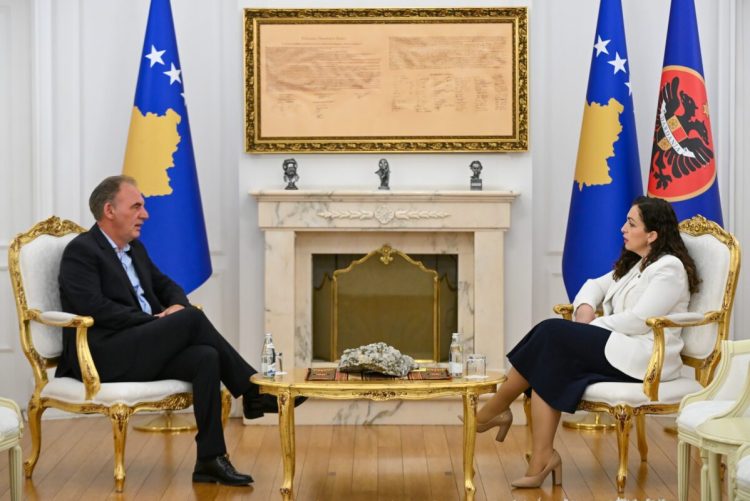 Osmani takohet me Limajn, kërkon zgjidhje të shpejtë për ngërçin në Kuvend