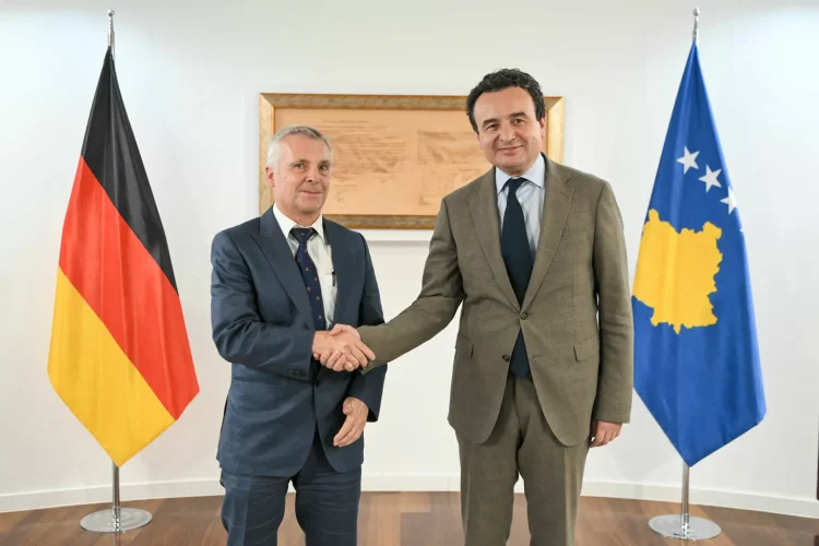 Kurti e ambasadori gjerman bisedojnë për ngërçin në Kuvend