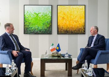 Bislimi dhe ministri irlandez flasin mbi zhvillimet në lidhje me dialogun
