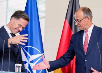 Rutte në Berlin: Aleatët duhet të rrisin prodhimin e armëve