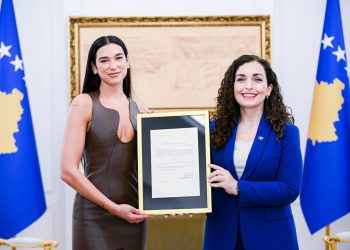 Dua Lipa merr nënshtetësinë e Kosovës