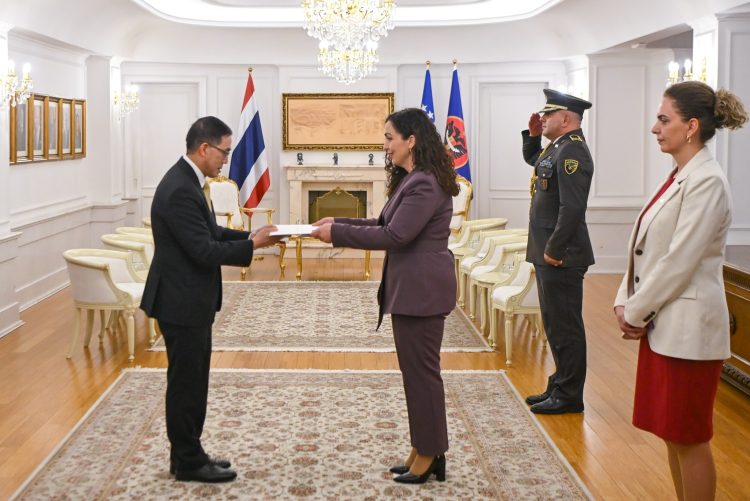 Osmani pranon letrat kredenciale nga ambasadori i ri i Tajlandës në Kosovë