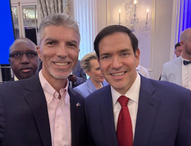 Ambasadori Dugolli takohet me Sekretarin Rubio në festën e Pavarësisë së ShBA-së