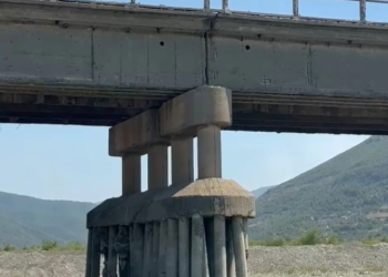 Mbyllet përkohësisht ura e Milotit, konstatohet rrezik serioz