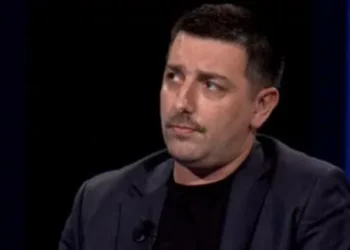 Prokuroria: Valon Syla kafshoi dhe kapi për flokësh të dëmtuarën