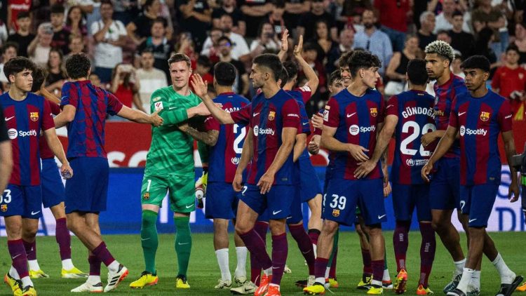 Barcelona pret të fitojë 140 milionë euro nga shitja e tre yjeve