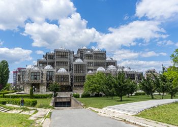 Institucionet fillojnë projektin për dokumentim të 10 masakrave