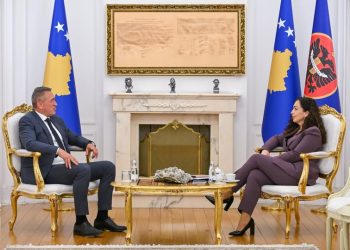 Osmani e pret edhe Rashiqin në zyre