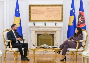 Nis takimi, presidentja Osmani pret në zyre Elbert Krasniqin