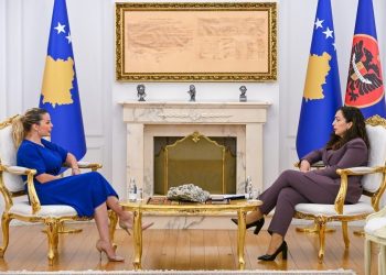 Osmani vazhdon takimet për ngërçin politik, pret Duda Baljen