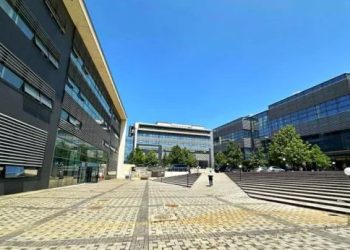 Temperaturat mbi 35°C në zyra – KPK dhe Zyra e Kryeprokurorit reagojnë lidhur me kushtet e rënda të punës