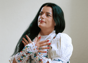 Zëri i të mbijetuarave në “Vogue”: Vasfije Krasniqi ndër 250 gra që thyen heshtjen
