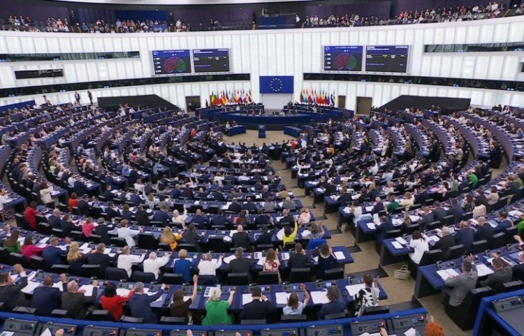 PE-ja konfirmon mbështetjen për anëtarësimin e Shqipërisë në BE